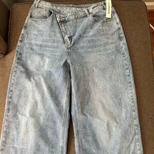 Commense Women's Light Blue Jeans size XL